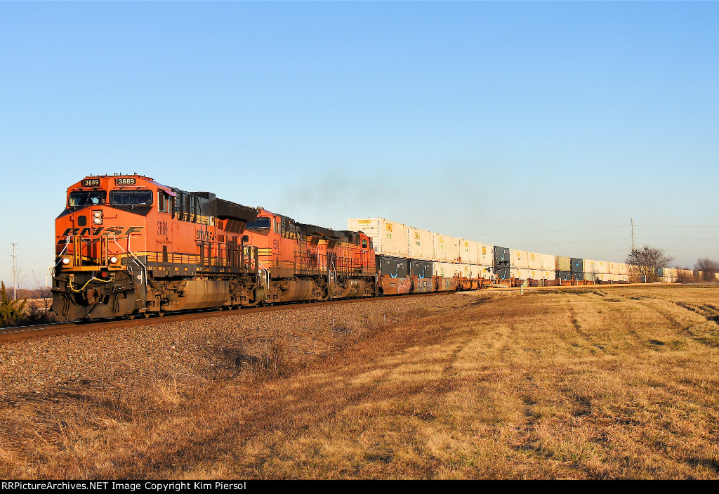 BNSF 3889